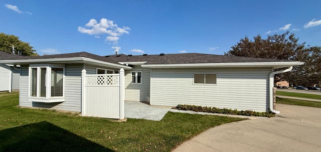 703 W Veterans Memorial Highway, Kasson, MN 55944