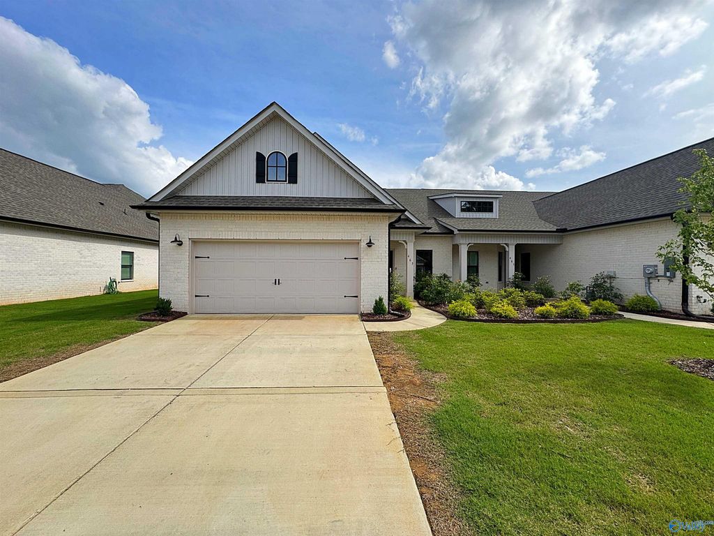 463 Raleigh Elm Drive, Huntsville, AL 35824
