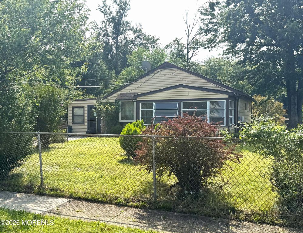 11 Dorset Drive, Ewing, NJ 08618