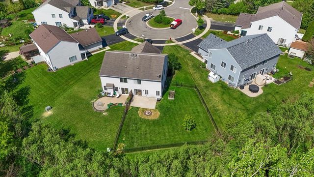 9 Crimson Court 9, Lake In The Hills, IL 60156