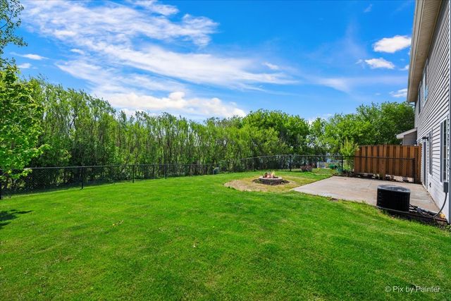 9 Crimson Court 9, Lake In The Hills, IL 60156