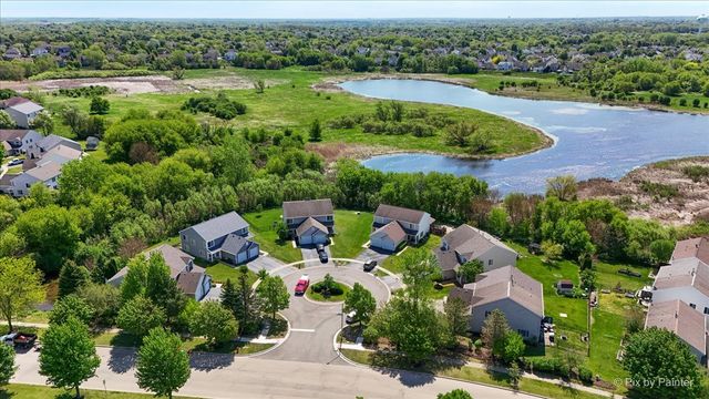 9 Crimson Court 9, Lake In The Hills, IL 60156