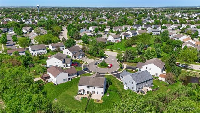 9 Crimson Court 9, Lake In The Hills, IL 60156