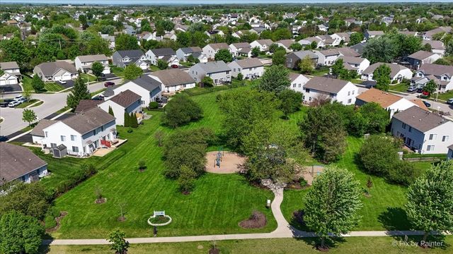 9 Crimson Court 9, Lake In The Hills, IL 60156