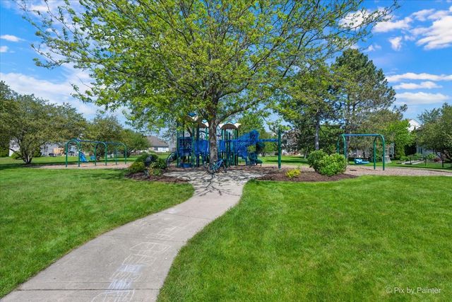 9 Crimson Court 9, Lake In The Hills, IL 60156