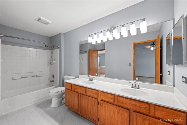 9 Crimson Court 9, Lake In The Hills, IL 60156