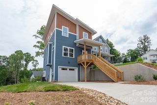 6 Berry Crest Lane, Arden, NC 28704