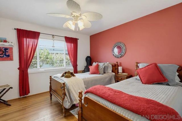 3327 Fenelon, San Diego, CA 92106