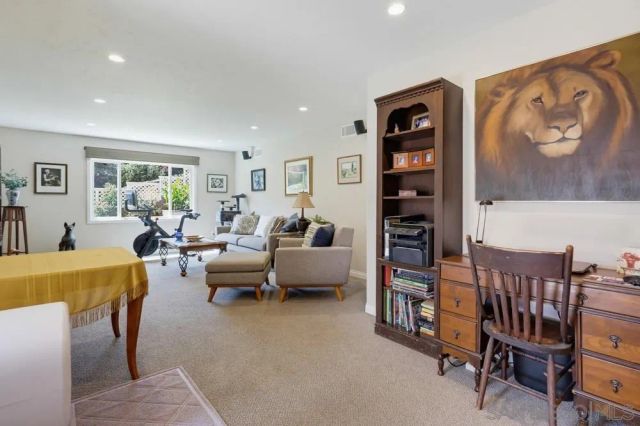 3327 Fenelon, San Diego, CA 92106