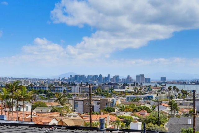 3327 Fenelon, San Diego, CA 92106