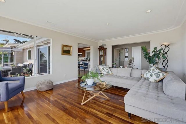 3327 Fenelon, San Diego, CA 92106