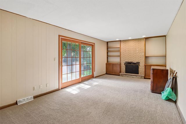 2905 37th Street, Des Moines, IA 50310