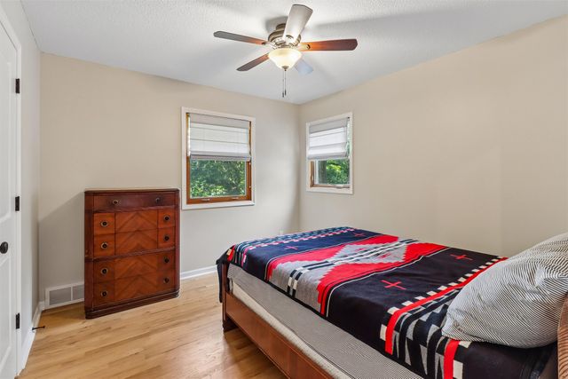 2905 37th Street, Des Moines, IA 50310