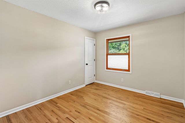 2905 37th Street, Des Moines, IA 50310