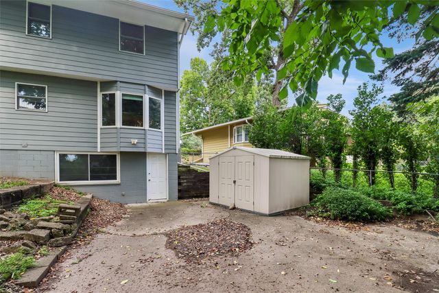 2905 37th Street, Des Moines, IA 50310
