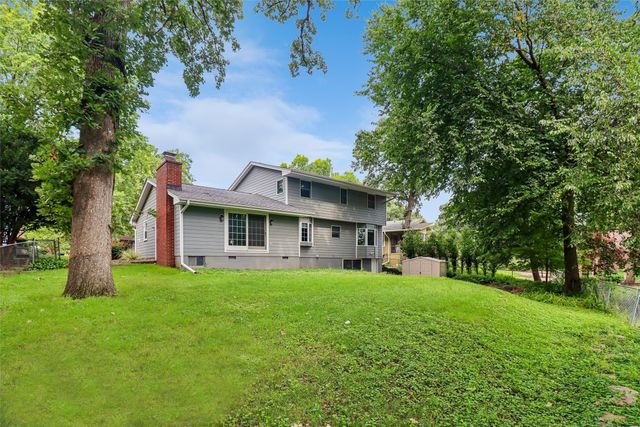 2905 37th Street, Des Moines, IA 50310