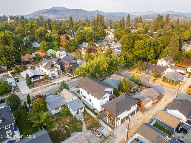 816 & 818 E Young AVE, Coeur D'alene, ID 83814