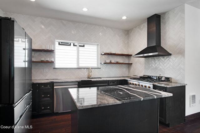 816 & 818 E Young AVE, Coeur D'alene, ID 83814
