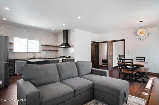 816 & 818 E Young AVE, Coeur D'alene, ID 83814