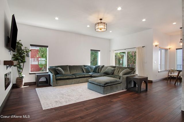 816 & 818 E Young AVE, Coeur D'alene, ID 83814