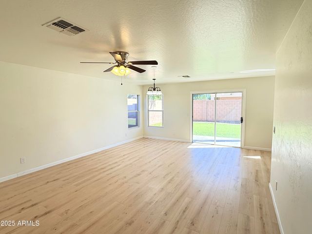 7783 N 58TH Avenue, Glendale, AZ 85301