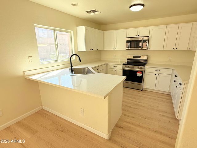 7783 N 58TH Avenue, Glendale, AZ 85301