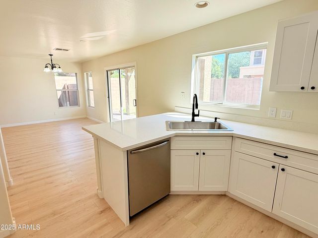 7783 N 58TH Avenue, Glendale, AZ 85301