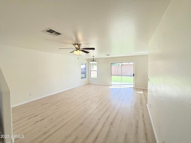 7783 N 58TH Avenue, Glendale, AZ 85301