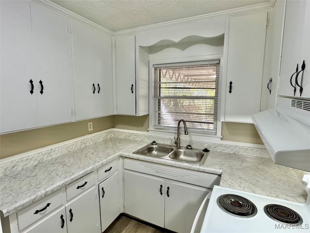 875 Karen Road, Montgomery, AL 36109