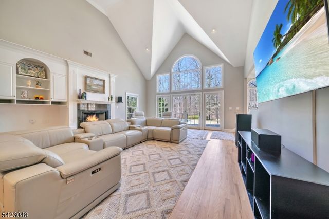 42 Calais Rd, Mendham Twp., NJ 07945