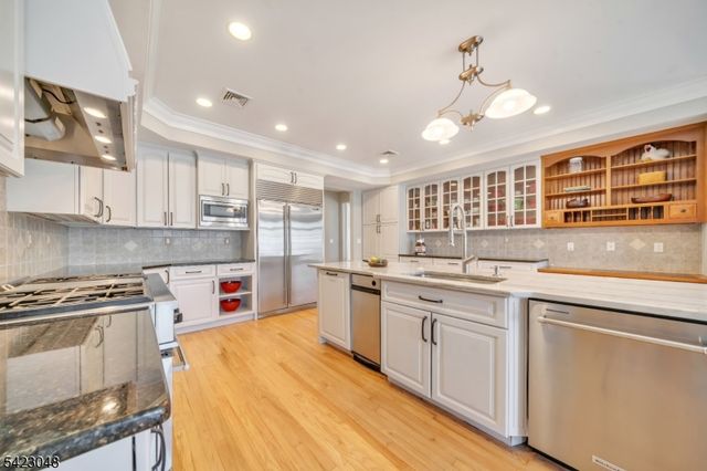 42 Calais Rd, Mendham Twp., NJ 07945