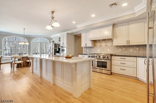 42 Calais Rd, Mendham Twp., NJ 07945