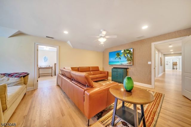 42 Calais Rd, Mendham Twp., NJ 07945