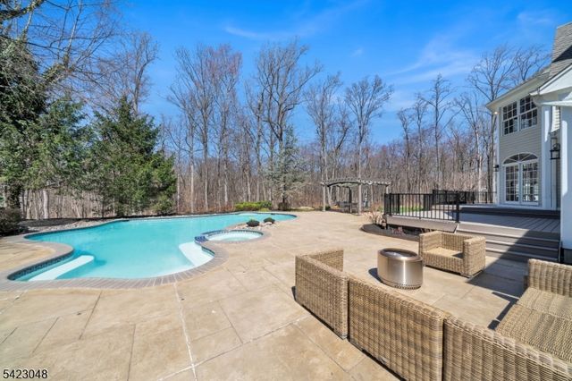 42 Calais Rd, Mendham Twp., NJ 07945