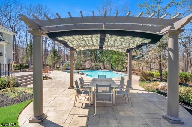 42 Calais Rd, Mendham Twp., NJ 07945