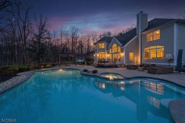 42 Calais Rd, Mendham Twp., NJ 07945