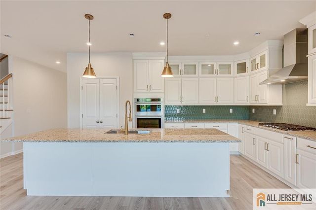 96 Bohar Lane, South Brunswick, NJ 08852