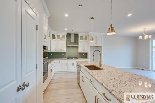 96 Bohar Lane, South Brunswick, NJ 08852