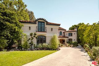 3829 Hayvenhurst Drive, Encino, CA 91436