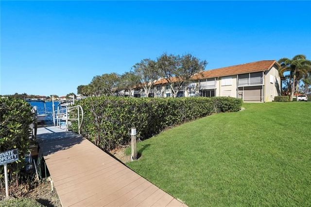 230 Newport DR 601, Naples, FL 34114