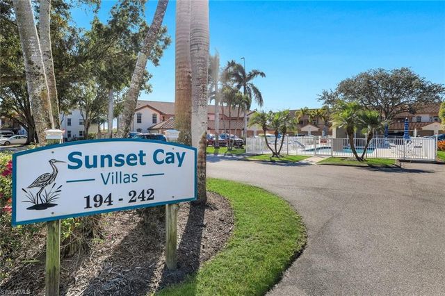 230 Newport DR 601, Naples, FL 34114