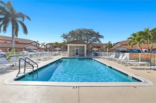 230 Newport DR 601, Naples, FL 34114