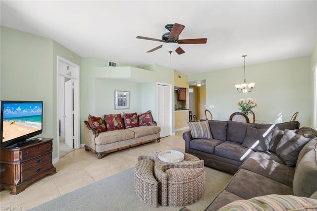 230 Newport DR 601, Naples, FL 34114