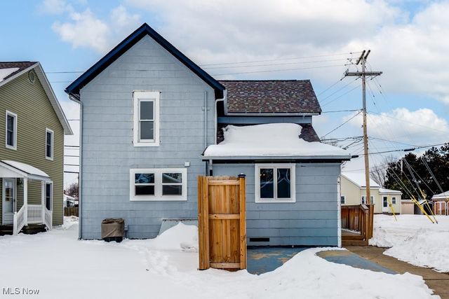 124 3rd Street SW, Strasburg, OH 44680