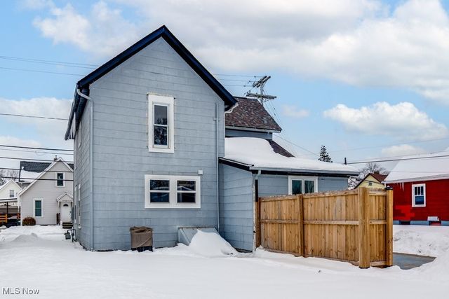 124 3rd Street SW, Strasburg, OH 44680
