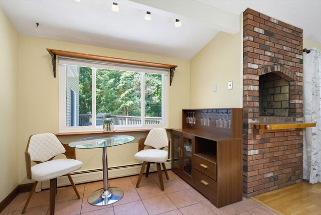 47 Old Village Rd, Sturbridge, MA 01566