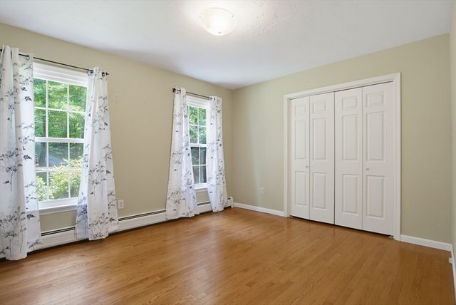 47 Old Village Rd, Sturbridge, MA 01566