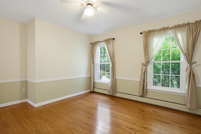 47 Old Village Rd, Sturbridge, MA 01566