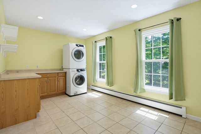 47 Old Village Rd, Sturbridge, MA 01566