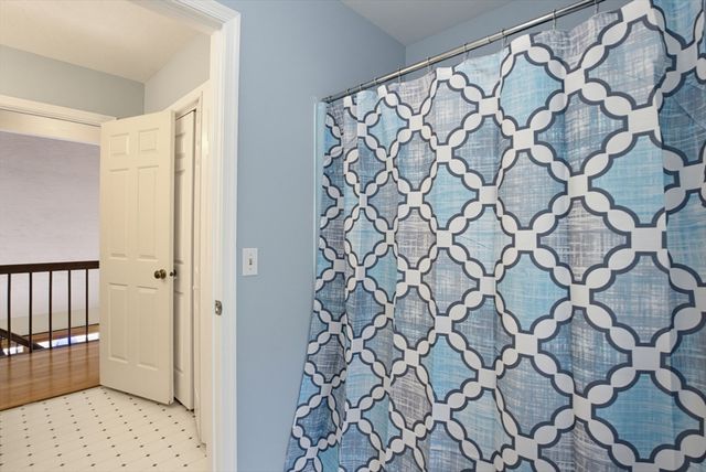 47 Old Village Rd, Sturbridge, MA 01566